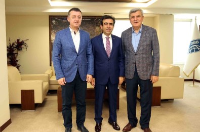 Vali Güzeloğlu'ndan Başkan Karaosmanoğlu'na Veda Ziyareti