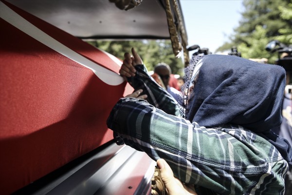 Bitlis şehidine son veda