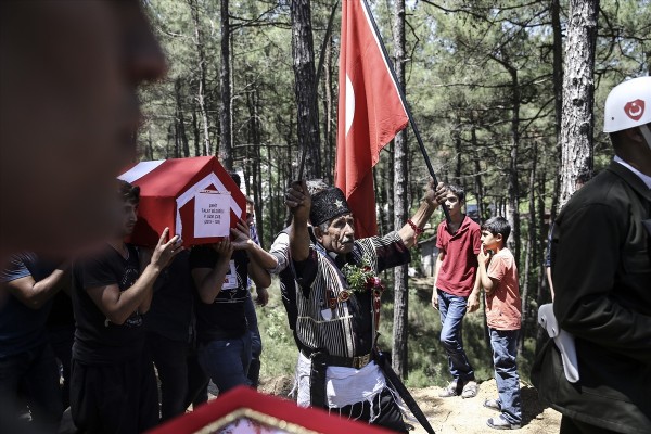Bitlis şehidine son veda