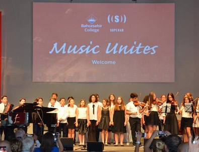 Avusturya'da Türk öğrencilerden konser
