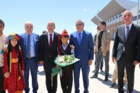 HASAN ŞIMŞEK - Başbakan Yardımcısı Şimşek, Anne Ve Babasının Mezarını Ziyaret Etti