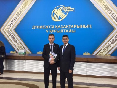 Dünya Kazakları Astana'da Toplandı