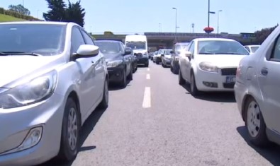 İstanbul'da Trafik Yoğunluğu Başladı
