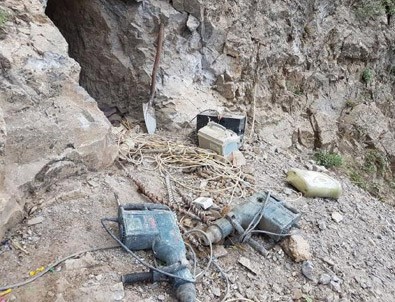 PKK'ya ait 4 odalı mağara bulundu
