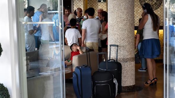 Tatilleri burunlarından geldi: 50 aile kapıda kaldı
