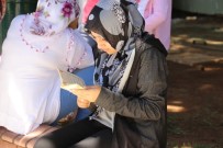 KABRISTAN - Arefe Gününde Mezarlıklar Doldu