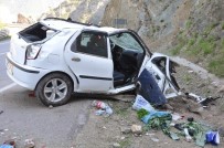 ARTVİN BELEDİYESİ - Bayram Tatiline Giden Aile Kaza Yaptı Açıklaması 4 Yaralı
