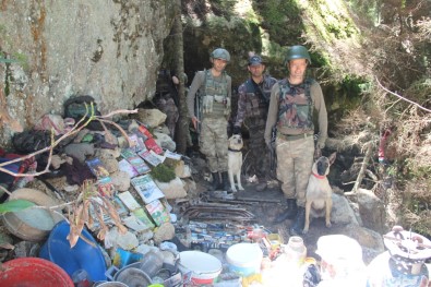 Giresun'da PKK Sığınağı İmha Edildi