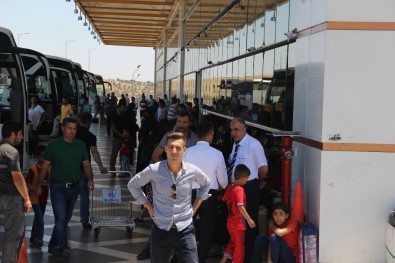 Şanlıurfa Otogarında Bayram Yoğunluğu