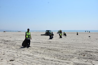 Tekirdağ'ın 72 Kilometre Plajında Bayram Temizliği