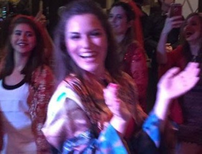 Burak Özçivit davul çaldı Fahriye Evcen oynadı!