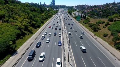 Fatih Sultan Mehmet Köprüsü'ndeki Trafik Yoğunluğu Havadan Görüntülendi