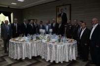 İSMAIL ÇORUMLUOĞLU - Manisa Protokolü Polisevinde Bayramlaştı