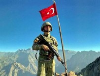 Mehmetçik 2 bin 522 metreden Türkiye ile bayramlaştı