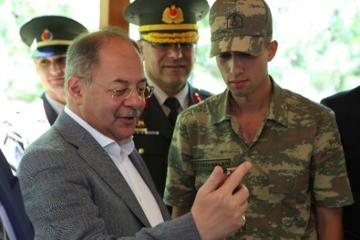 Sağlık Bakanı Recep Akdağ'dan Asker Ailelerine Sürpriz