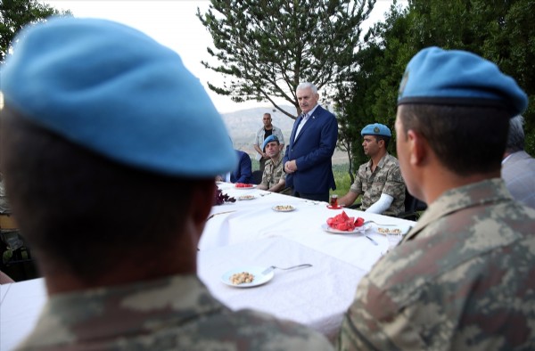 Başbakan Yıldırım'dan komando timine ziyaret