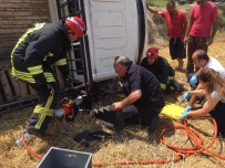 KARAKURT - Kamyonet Yol Kenarına Devrildi Açıklaması 3 Yaralı
