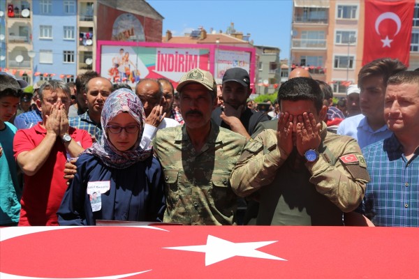Hakkari şehidine son veda