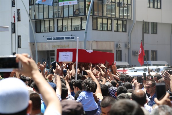 Hakkari şehidine son veda