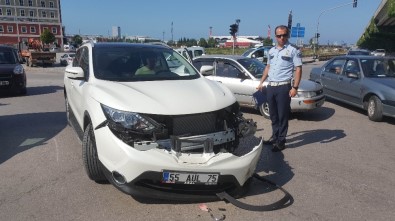 Otomobil İle Motosiklet Çarpıştı Açıklaması 1 Yaralı