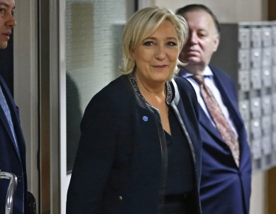Polisler Le Pen'in Evini Korumaktan Bıktı