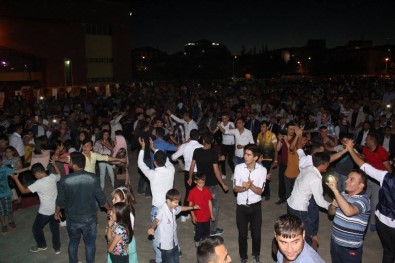 Sungurlu'da Halk Konserine Yoğun İlgi