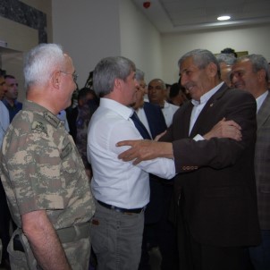 Vali Çınar'dan Veda Ve Bayramlaşma Töreni