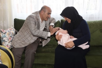 Vali Demirtaş'tan Şehit Ailesine Bayram Ziyareti
