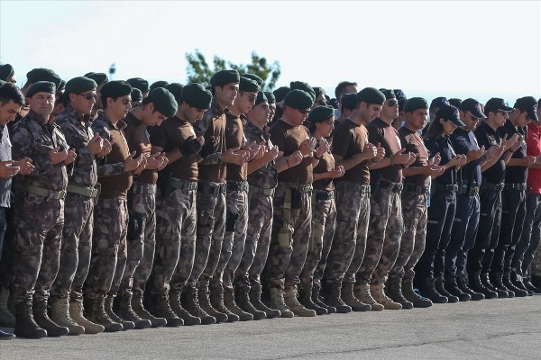 Hakkari şehidine veda