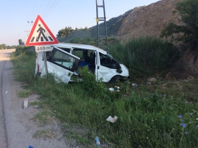 Amasya'da Minibüs Kazası Açıklaması 10 Yaralı