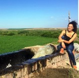 Dünya Güzeli Akın'dan Doğada Pozlar