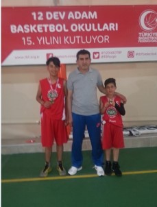 Hakkari 12 Dev Adam Basketbol Okulundan Bir Başarı Daha