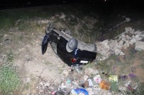 ALI HAKAN - Karaman'da Otomobil Beton Sulama Kanalına Çarparak Şarampole Takla Attı Açıklaması 5 Yaralı