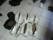 Minibüsten 6 Kilo 950 Gram Esrar Çıktı