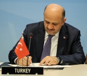 DENİZ UÇAĞI - Bakan Işık NATO Toplantısında Niyet Mektubu İmzaladı