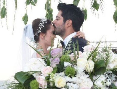 Burak Özçivit ve Fahriye Evcen'in düğününden ilk kareler