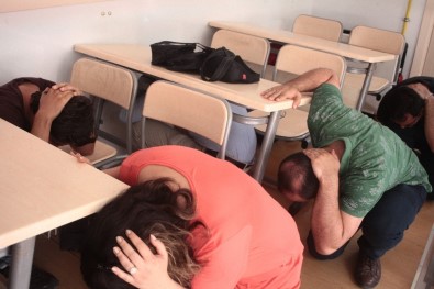 Deprem Tırı Adana'da