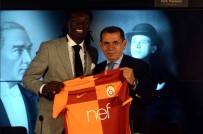 YILDIZ FUTBOLCU - Gomis'e 'Valbuena' Soruldu