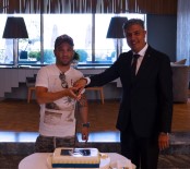 MATHIEU VALBUENA - Valbuena'ya Hoşgeldin Pastası