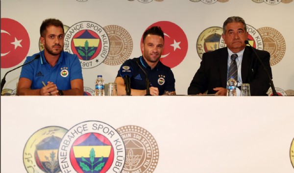 Valbuena imzayı attı