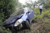 7 Kişilik Ailenin Bulunduğu Otomobil Şarampole Uçtu Açıklaması 6 Yaralı