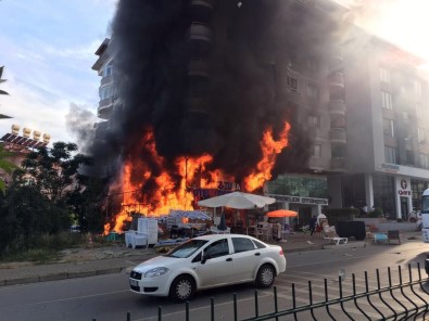 Alanya'da 5 Katlı Bina Alevlere Teslim Oldu