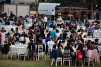 İMAM HATİPLER - Aliağa Belediyesinin İftar Programına Yoğun İlgi