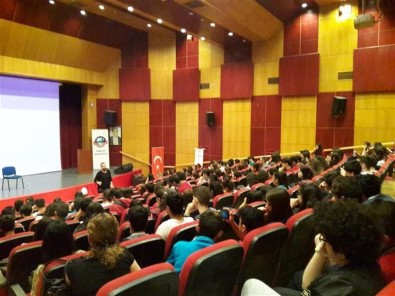 Tunceli'de Öğrenciler İçin Motivasyon Semineri