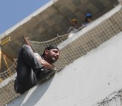 İNŞAAT İŞÇİLERİ - Eşi Terk Edince Ölmek İstedi