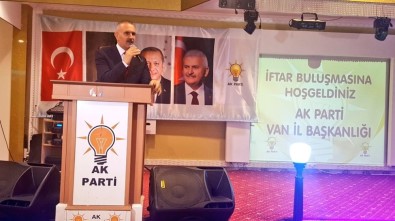 AK Parti'den Geleneksel Vefa İftarı