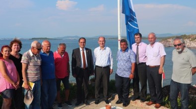 Balıkesir'de 2017 Yılına Ait İlk Mavi Bayrak Engürü Sitesi'ne Çekildi