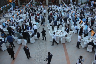 Gaziantep'te AK Parti'den İftar Yemeği