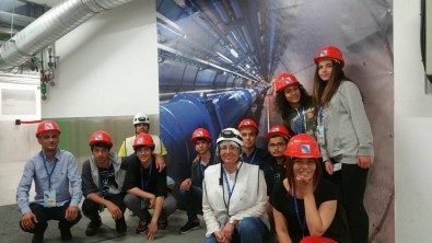 Mersinli Lise Öğrencileri Avrupa Uzay Üssünü Gezdi