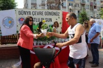 BILGE AKTAŞ - Akdeniz Belediyesi Çiçek Fidesi Dağıttı